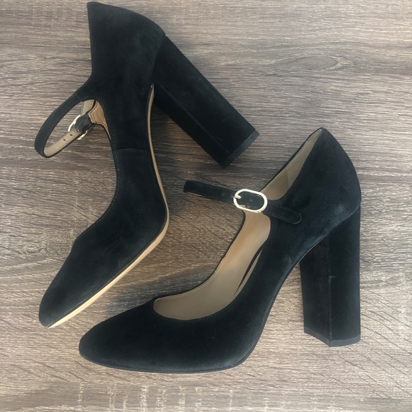 Vince Camuto Shoes - Black Vince Camuto Mary Jane Heels - Size 7